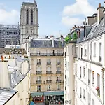 Ile De La Cite - Seine & Notre Dame View